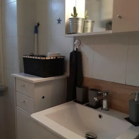 Neva Apartment *